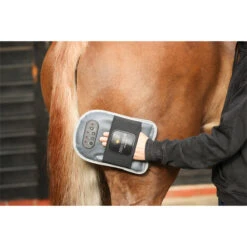 Equilibrium Massage Mitt - Grey -Equestrian Clothing Sales 1850 Massage20Mitt20Lifestyle 15.700x700