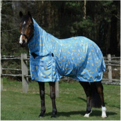 2023 Weatherbeeta Comfitec Essential Mesh II Combo Neck - Seahorse Print Colour Seahorse Print -Equestrian Clothing Sales 202320Weatherbeeta20Comfitec20Essential20Mesh20II20Combo20Neck20 20Seahorse20Print20worn.700x700