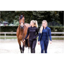 2022 Ariat Womens Ascent Full Zip 10039436 - Navy 10 2022 Ariat Womens Ascent Full Zip 10039436 - Navy -Equestrian Clothing Sales 4221 S21 WMS ENGL Germany AE G5A8785 RTL.700x700