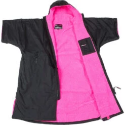 2021 Dryrobe Advance Kids Short Sleeve Premium Outdoor Change Robe ASDABG - Black / Pink Colour Black/Pink