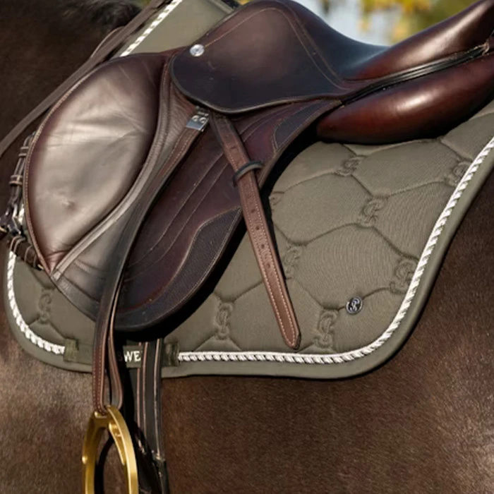 2022 PS Of Sweden Signature Cotton Jump Saddle Pad 1110-026 - Forest Green 5 2022 PS Of Sweden Signature Cotton Jump Saddle Pad 1110-026 - Forest Green - Image 3