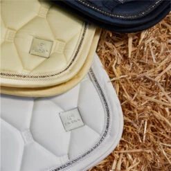 2023 Eskadron Glossy Crystal Saddle Cloth & Mesh Evo-Wool Tendon Boots Bundle 218131555131 - White -Equestrian Clothing Sales 6326 632620Lifestyle203.700x700