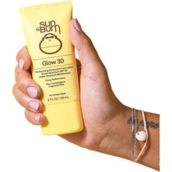 2023 Sun Bum Glow SPF 30 Sunscreen Face Lotion 59ml SB357605 -Equestrian Clothing Sales 6353 202320Sun20Bum20Glow20SPF203020Sunscreen20Face20Lotion2059ml20SB35760520Close20Up2022.700x700