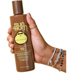 2023 Sun Bum SPF 15 Sunscreen Browning Lotion 250ml SB357603 -Equestrian Clothing Sales 6354 202320Sun20Bum20SPF201520Browning20Sunscreen20Lotion20250ml20SB35760320Close20Up202.700x700