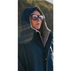 Red Paddle Co. 2021 Red Paddle Co Original Short Sleeve Pro Change Jacket - Alpine Teal 5 Red Paddle Co. 2021 Red Paddle Co Original Short Sleeve Pro Change Jacket - Alpine Teal -Equestrian Clothing Sales Red Paddle Co Original LS Pro Change Jacket Navy 3.1000x2000.700x700